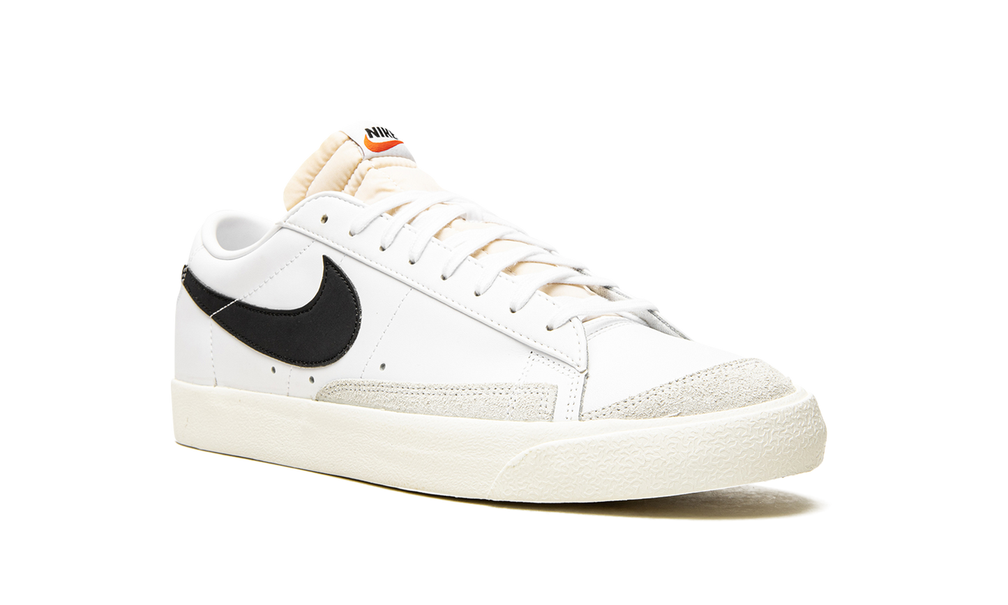 Blazer Low '77 Vintage "White / Black" DA6364 101