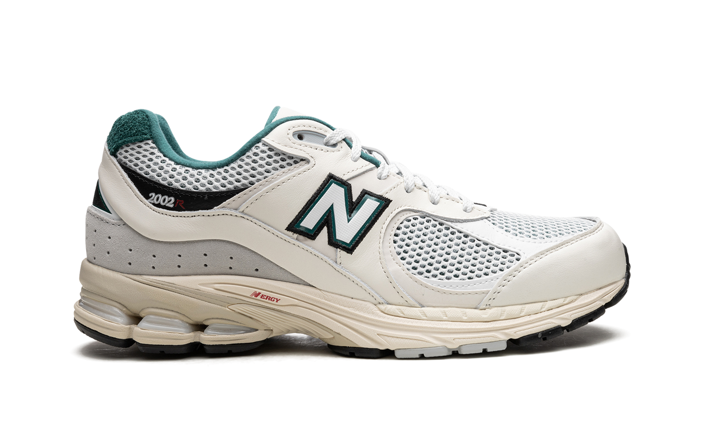 2002R "Sea Salt/Vintage Teal" M2002RVD