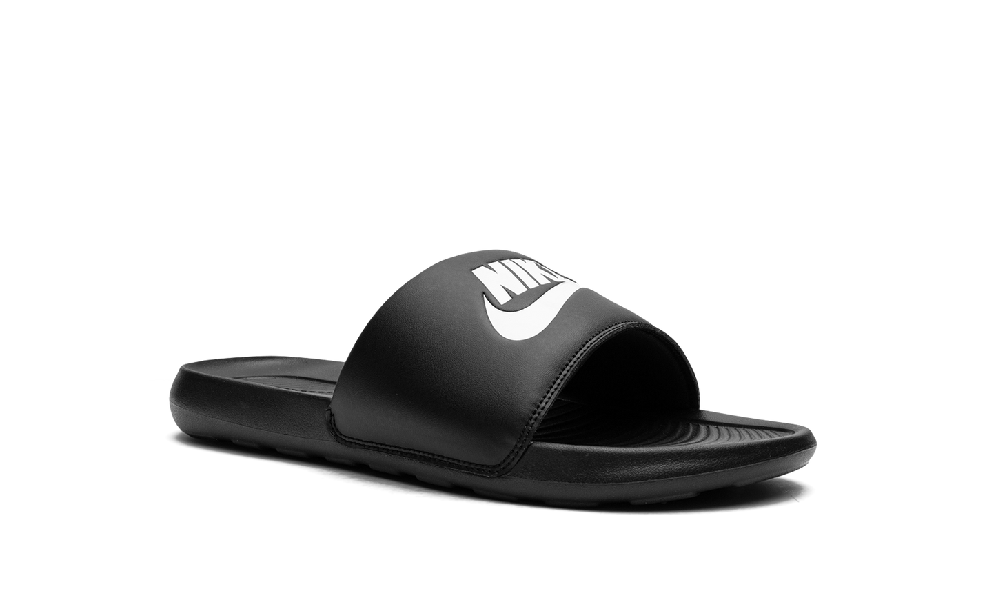 Victori One Slide CN9675 002